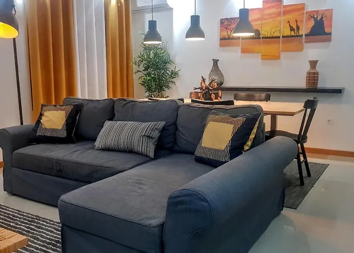 Elegant Modern Apartment With Aircond