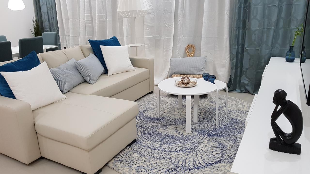 Elegant Modern With Aircond